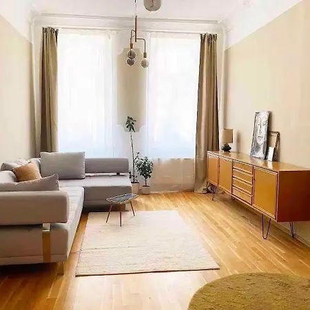 Apartment 3-Zi-Wohnung-Fuer-5-Pers-Balkon-Hunde-Willkommen *